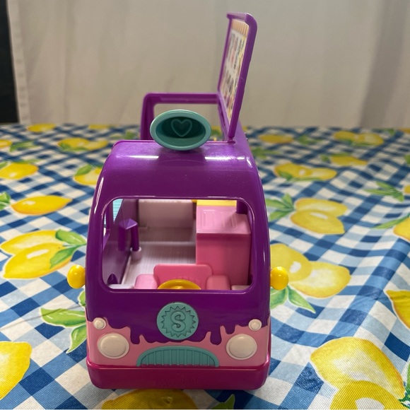 Shopkins Purple And Pink Ice Cream Van With 2 Poseable PVC Dolls - Picture 4 of 13